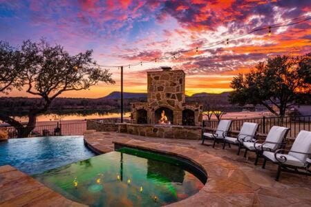 Beachfront Villa New Listing Intro Pricing House in Kingsland