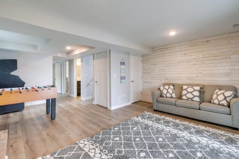 Hot Tub and Games! Lakefront Traverse City Retreat House in Bass Lake