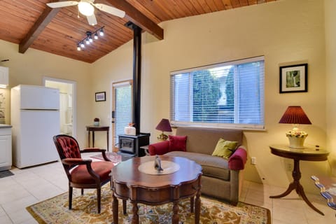 Great for Business Travelers! Peaceful Aloha Unit Apartment in Hillsboro