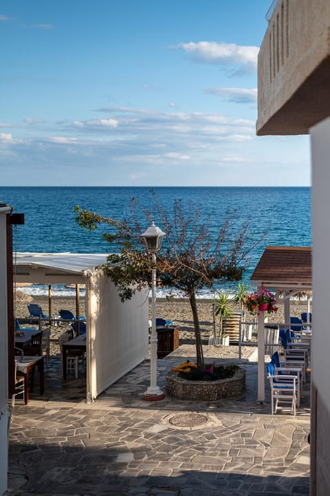 Patio, Day, Natural landscape, View (from property/room), Balcony/Terrace, Beach, Sea view