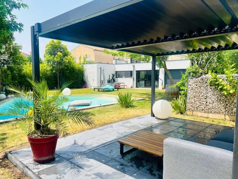 Maison moderne Avignon pour 6 pers Piscine privée Villa in Avignon