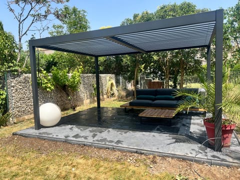 Maison moderne Avignon pour 6 pers Piscine privée Villa in Avignon