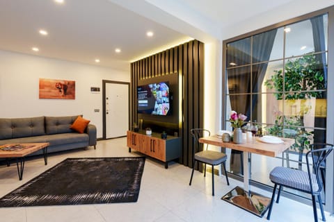 TV and multimedia, Living room, Dining area
