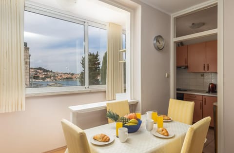 Balcony/Terrace, Dining area