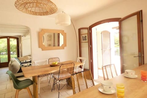 L'Oasis, villa au calme, 400m plage à pied Villa in Roquebrune-sur-Argens