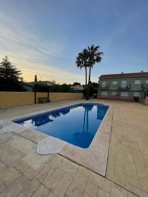 Property building, Pool view, Swimming pool