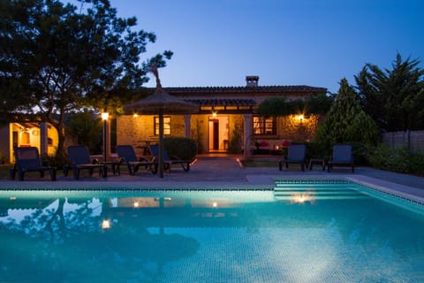 Facade/entrance, Balcony/Terrace, Swimming pool, Swimming pool