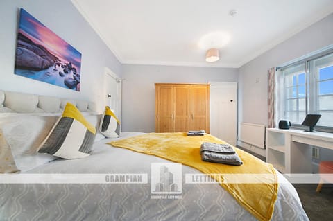 Bed, Bedroom, towels, wardrobe