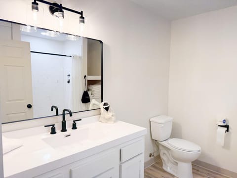 Explorer Rest & Recreation Hotel in Sandusky