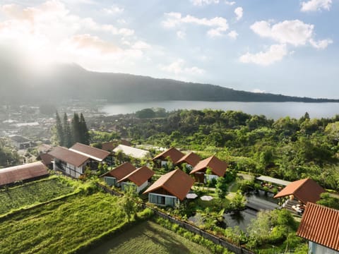 Property building, Garden, Area and facilities
