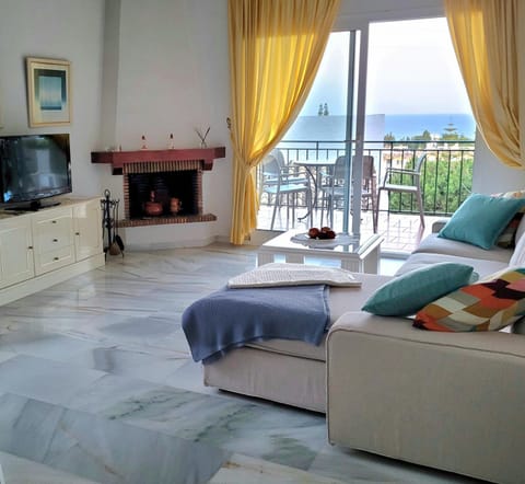 TV and multimedia, View (from property/room), Balcony/Terrace, Living room, Seating area, Evening entertainment