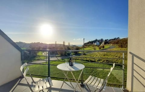 Property building, View (from property/room), Balcony/Terrace