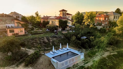 Property building, Garden, Solarium, Garden view, Swimming pool