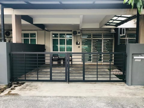 Property building, View (from property/room), Balcony/Terrace