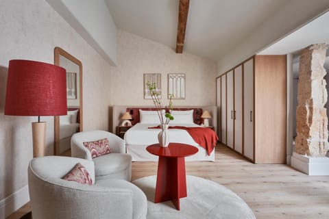 Bed, Photo of the whole room, Seating area, Bedroom, wardrobe