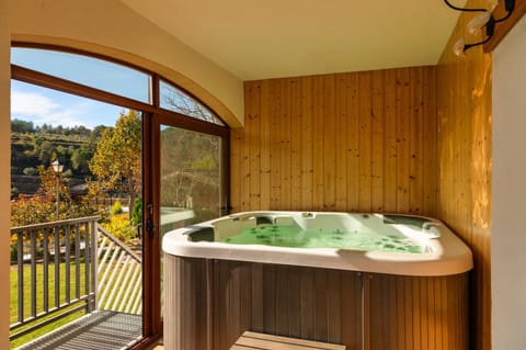 Hot Tub, Garden view