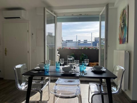 Balcony/Terrace, Dining area