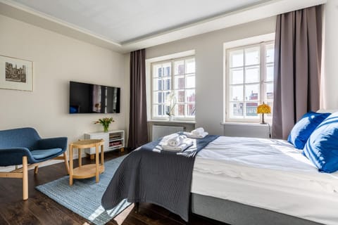 Bed, TV and multimedia, Photo of the whole room