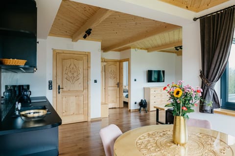 Kitchen or kitchenette, Living room