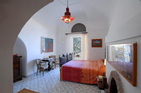 Day, Photo of the whole room