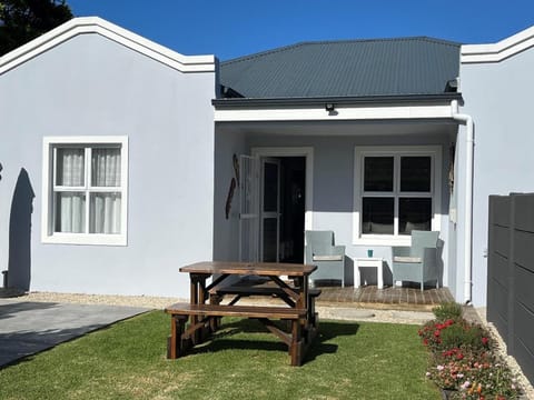 Serenity self-catering 2-bed unit Apartment in Hermanus