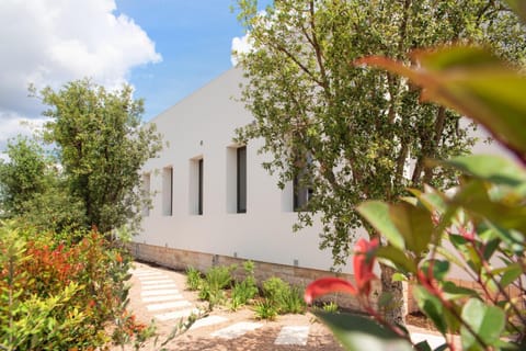 Property building, Spring, Garden, View (from property/room), View (from property/room), Garden view, Garden view, Inner courtyard view