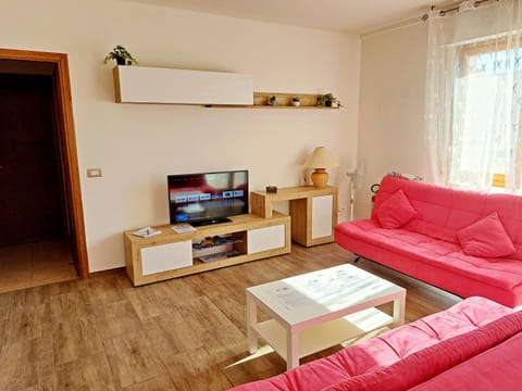 Communal lounge/ TV room, TV and multimedia, Lounge or bar, Area and facilities, furniture