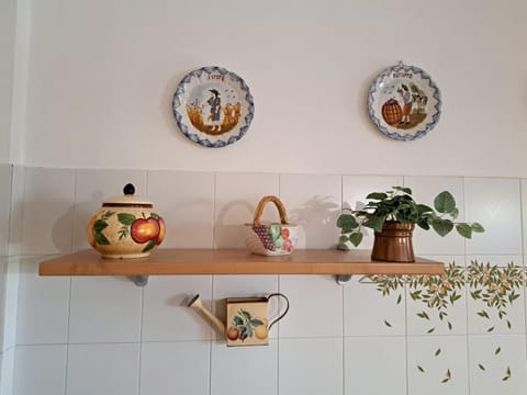 Kitchen or kitchenette, Decorative detail