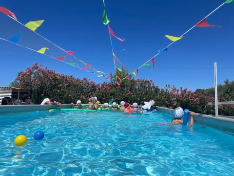 Day, Pool view, Swimming pool, children, Parking