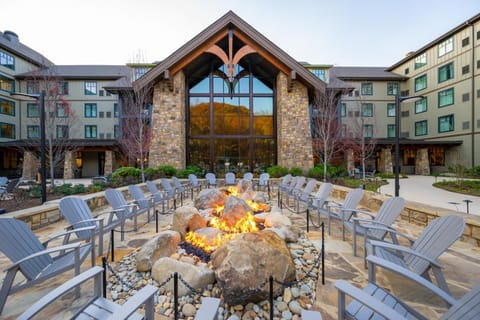 Property building, Activities, Seating area, Evening entertainment, Sunset, fireplace, sunbed