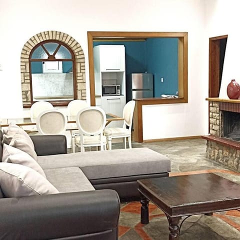 ΠΕΤΡΙΝΗ ΚΑΤΟΙΚΙΑ ΣΤΗΝ ΦΥΣΗ House in Halkidiki