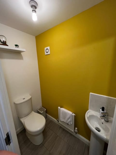 Comfy 2-bed home - Contractors and Leisure House in Oldbury