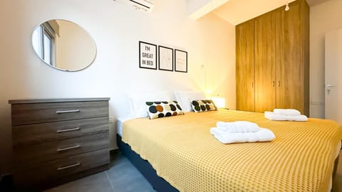 Bed, Photo of the whole room, Bedroom, towels, wardrobe
