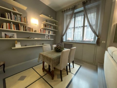 Library, Seating area, Dining area