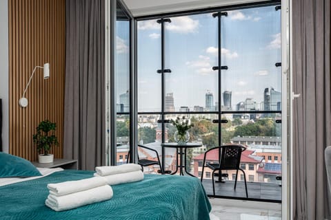 Bed, View (from property/room), Balcony/Terrace, City view