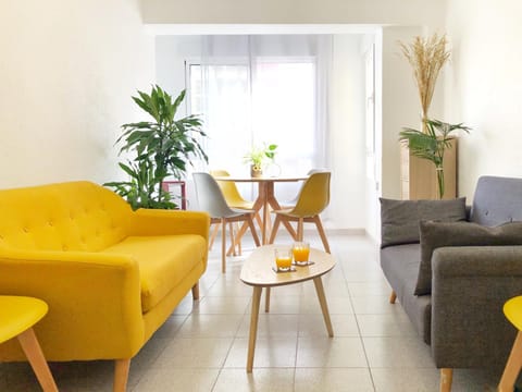 Communal lounge/ TV room, Living room
