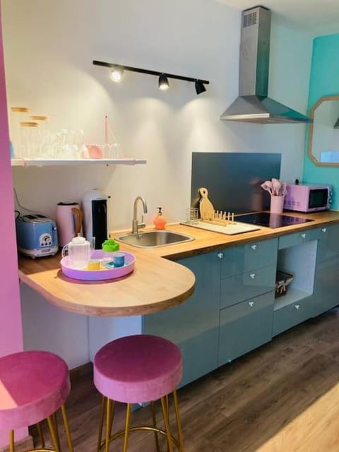 Coffee/tea facilities, Kitchen or kitchenette, Dining area, minibar, pet friendly, stove, toaster