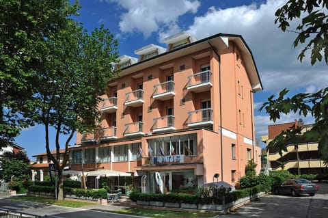 Property building, Facade/entrance, Day