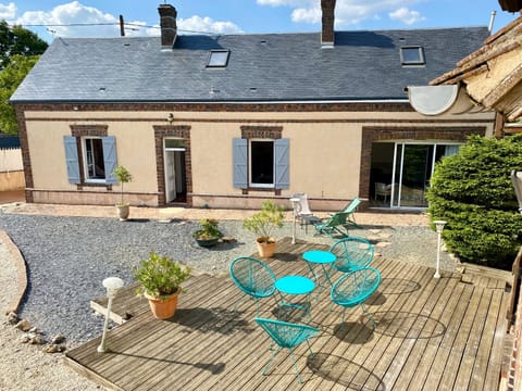 Property building, Patio