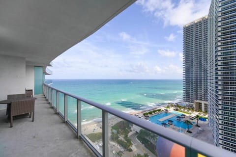 View (from property/room), Balcony/Terrace, Sea view