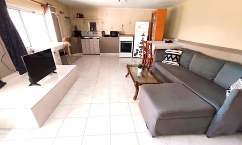 Communal lounge/ TV room, TV and multimedia, Kitchen or kitchenette, Seating area, Dining area, minibar, pet friendly