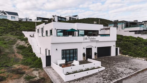 Property building, Natural landscape, Bathroom, View (from property/room), Bedroom, Sea view