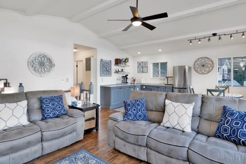 North Shore Chalet by Big Bear Vacations Lakeside Fawnskin Estate Boat Dock Lake Access Chalet in Big Bear