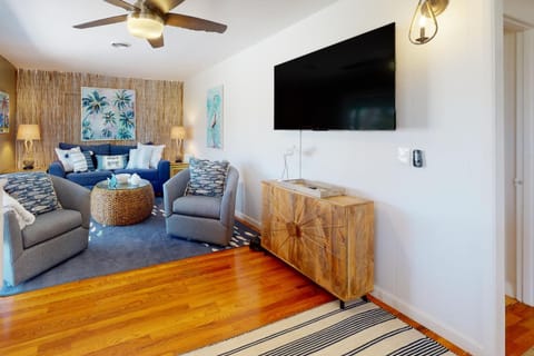 Coconut Grove House in Palm Island