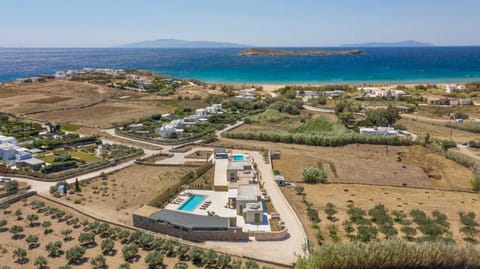 Property building, Day, Neighbourhood, Natural landscape, Bird's eye view, Summer, View (from property/room), Balcony/Terrace, Beach, Sea view, Swimming pool