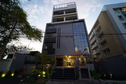 Facade/entrance
