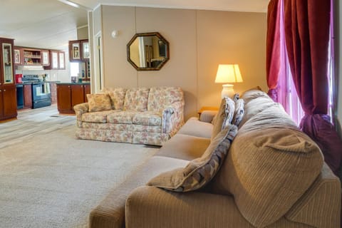 Tennessee Vacation Rental about 2 Mi to Windrock Park! House in Oak Ridge