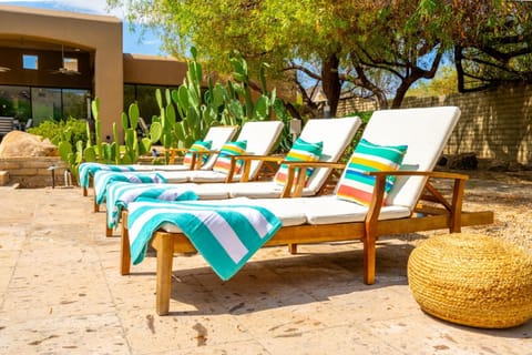 Patio, Day, Garden, Balcony/Terrace, Seating area, Garden view, Pool view, Swimming pool, sunbed