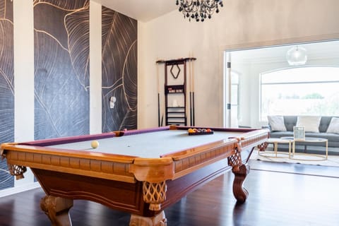 The Gatsby Villa - Hotel Homes Villa in Mesa