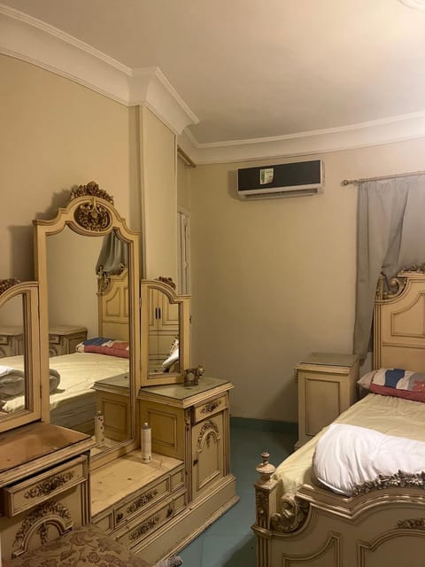 Bed, Photo of the whole room, Bedroom, air conditioner